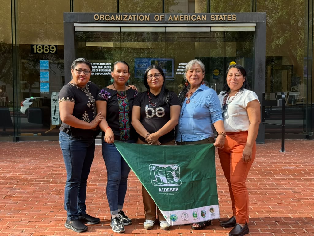 Mientras el oro ilegal supera al narcotráfico, lideresas indígenas denuncian ante la CIDH el avance del crimen organizado sobre la Amazonía peruana y su impacto en la vida de las defensoras